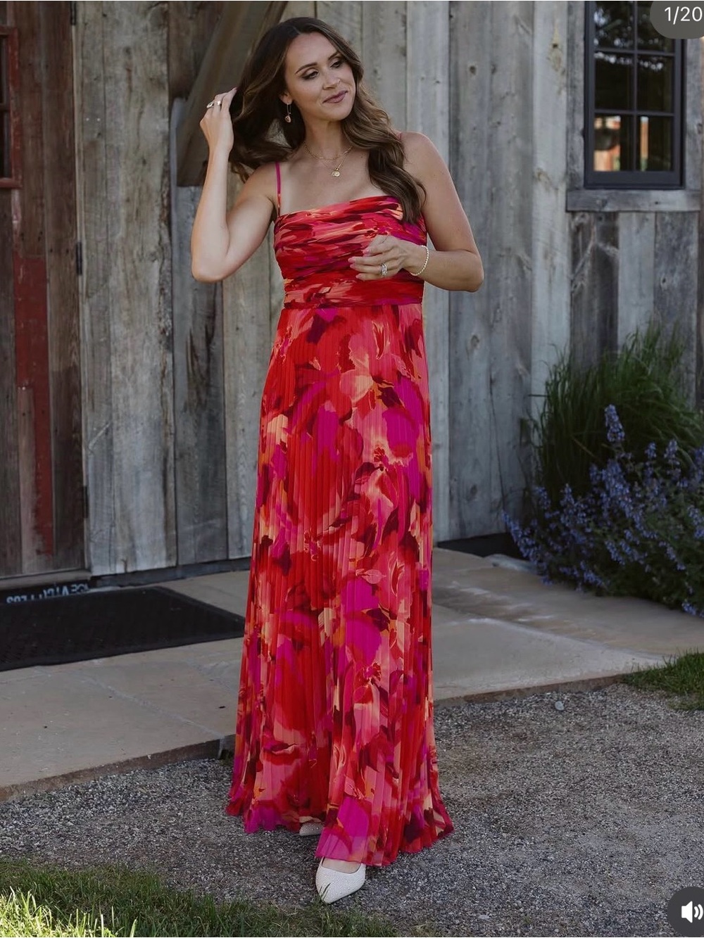 NWT Floral Pleated Bustier Maxi Gown